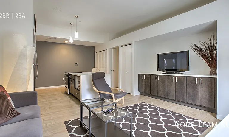 662 E 63rd St #103 — Photo 14