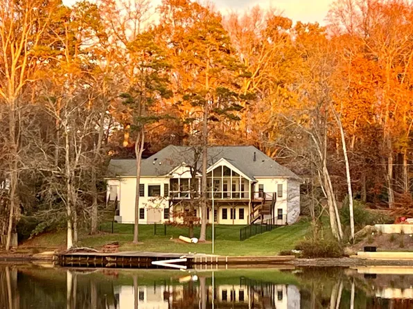 6905 Maynard Rd, Summerfield, NC 27358