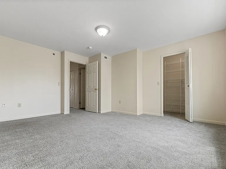 Hunters Pond Apartment Homes — Photo 43