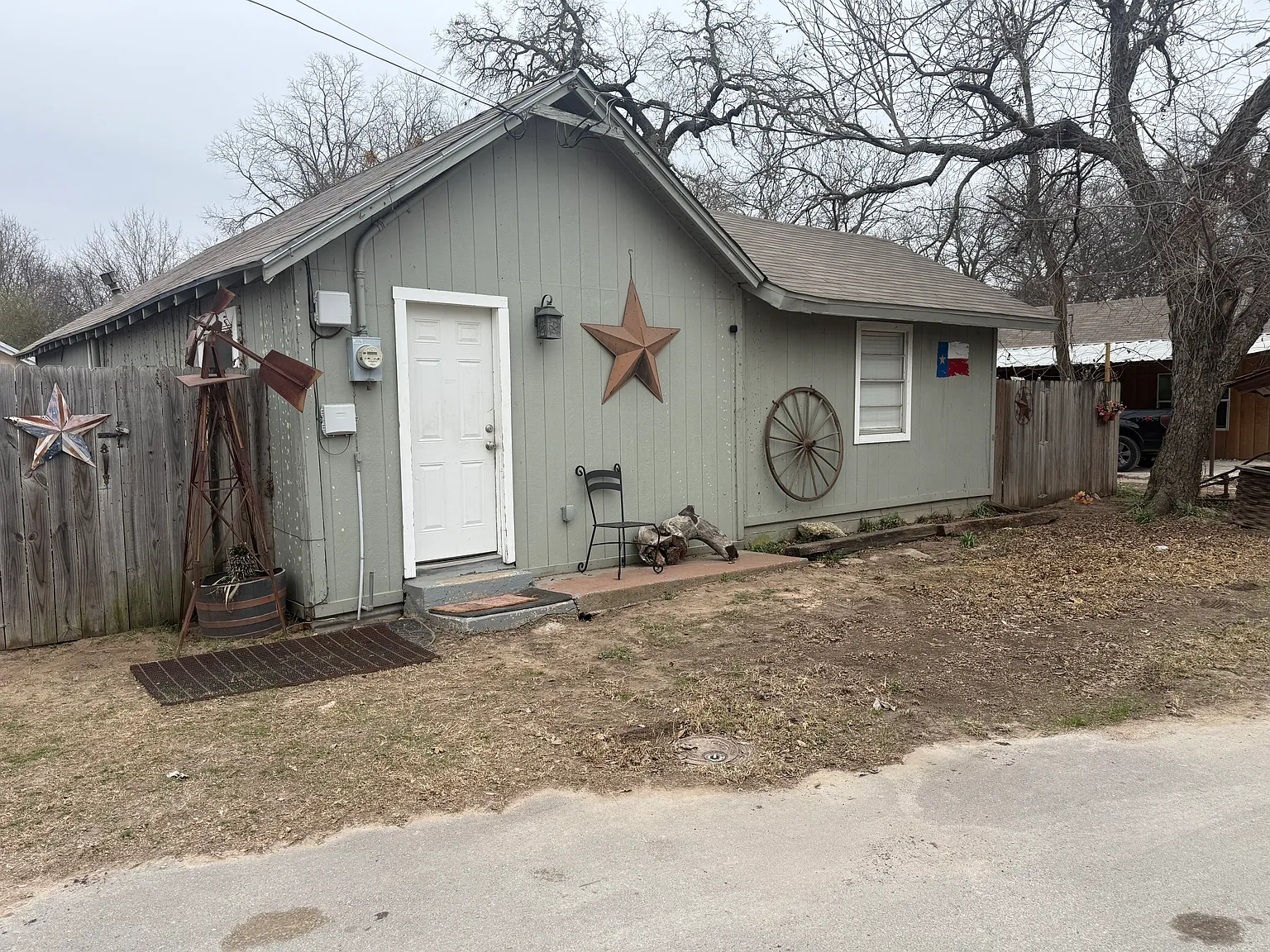 3 bed, 1222 sqft, $1,395 — Photo 2