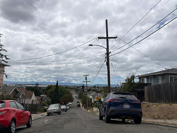 5th image of 4850-4854 Gordon St