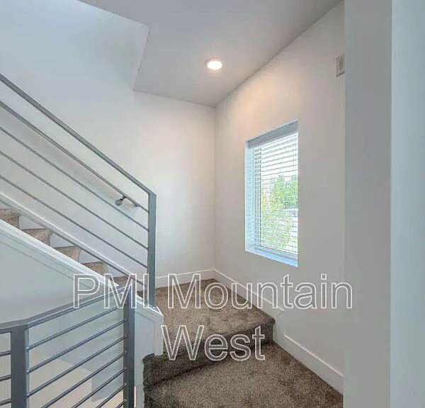 506 W 2200 N — Photo 18