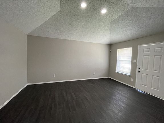 2nd image of 2509 Esquire Dr
