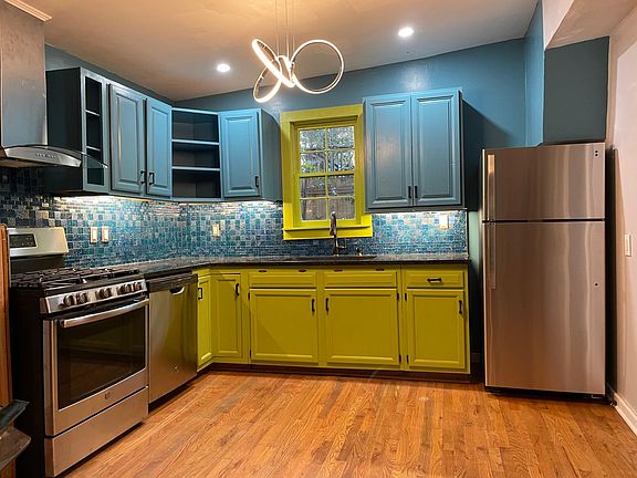 New Fully Updated High End Kitchen