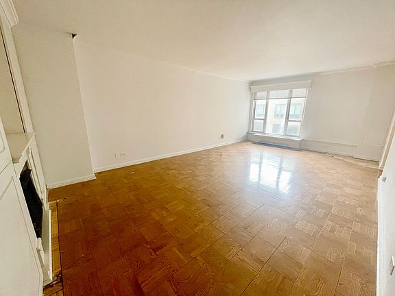 3rd image of 200 Central Park S APT 20L