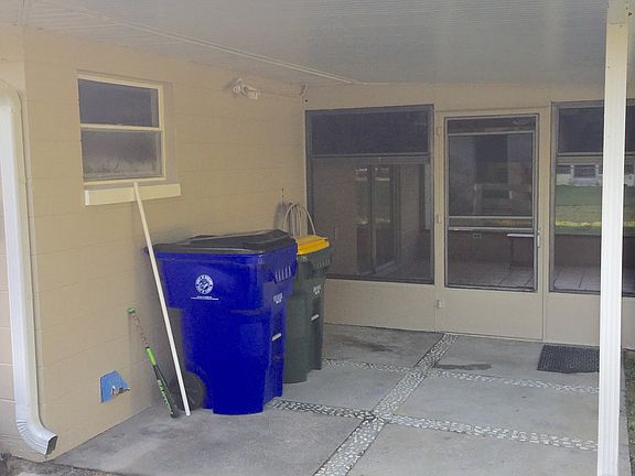 2nd image of 1621 Cedarbrook St