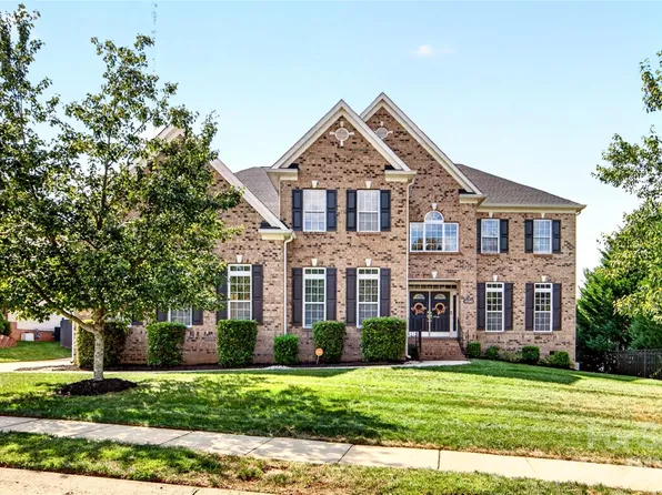 16803 Silversword Dr, Charlotte, NC 28213