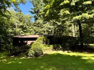 17 Cranberry Ln, Amherst, MA 01002