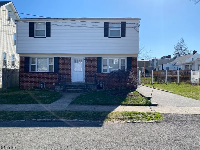 2612 Whittier Pl