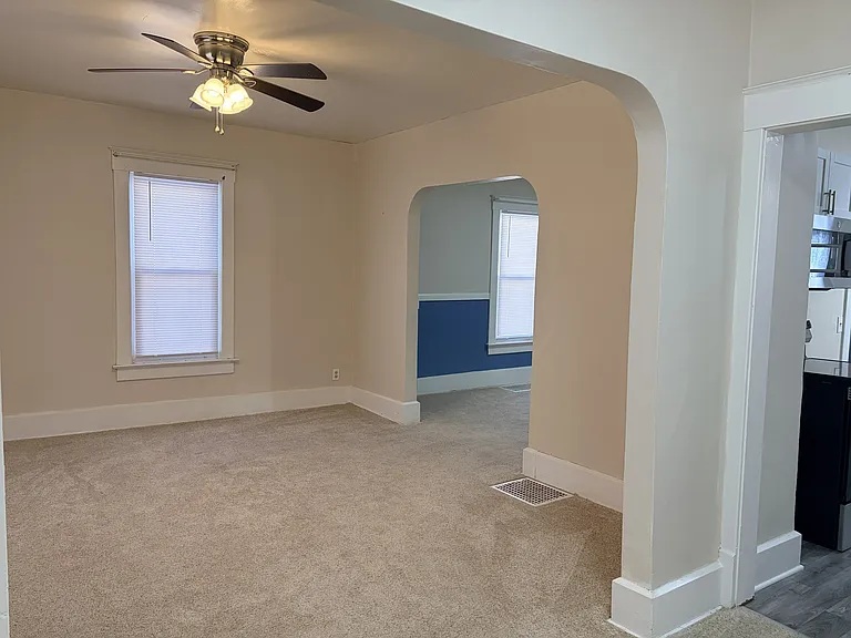 1412 Miami Ct NE — Photo 7