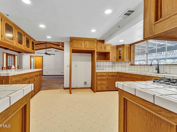 4th image of 8327 W Avenue I