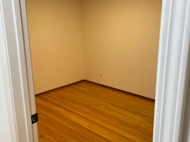 1301 Brookview Dr — Photo 14