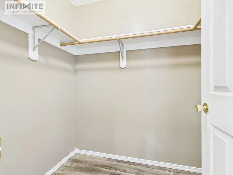 3026 W Villard St #2D — Photo 13