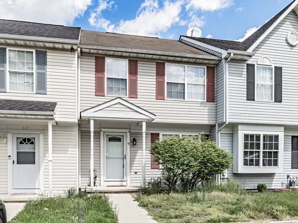 9 Richeson Dr, New Castle, DE 19720