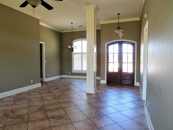 3rd image of 251 Longstreet Ln