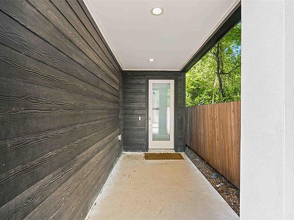 5th image of 507 Schweikhardt St