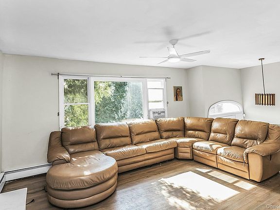 3rd image of 1 Karen Court