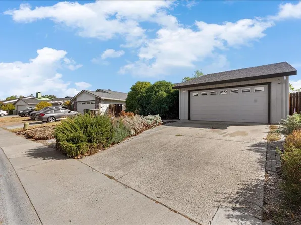 6775 Briggs Dr, Sacramento, CA 95828