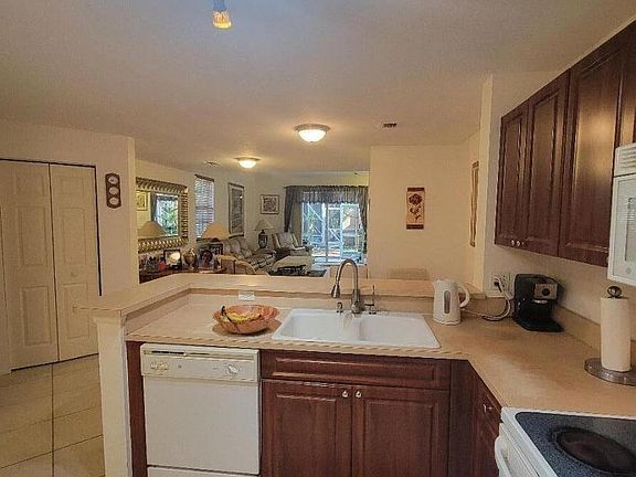 5th image of 4161 Crystal Lake Dr #4161