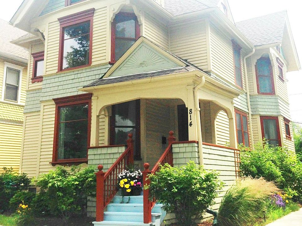 Foote Manor - Front Porch 