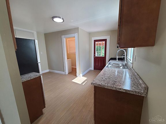 3rd image of 1810 Lincoln Ave