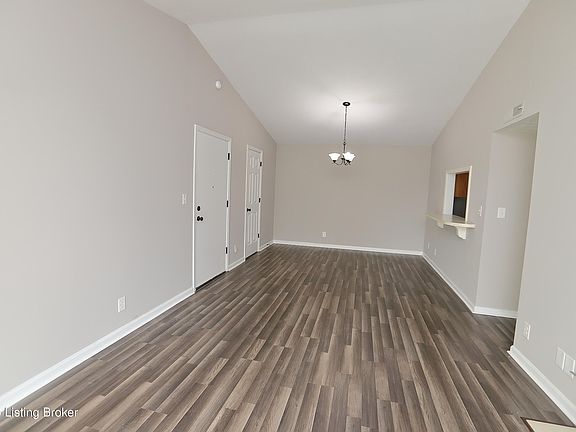 5th image of 3312 Colonial Manor Cir Unit 5A