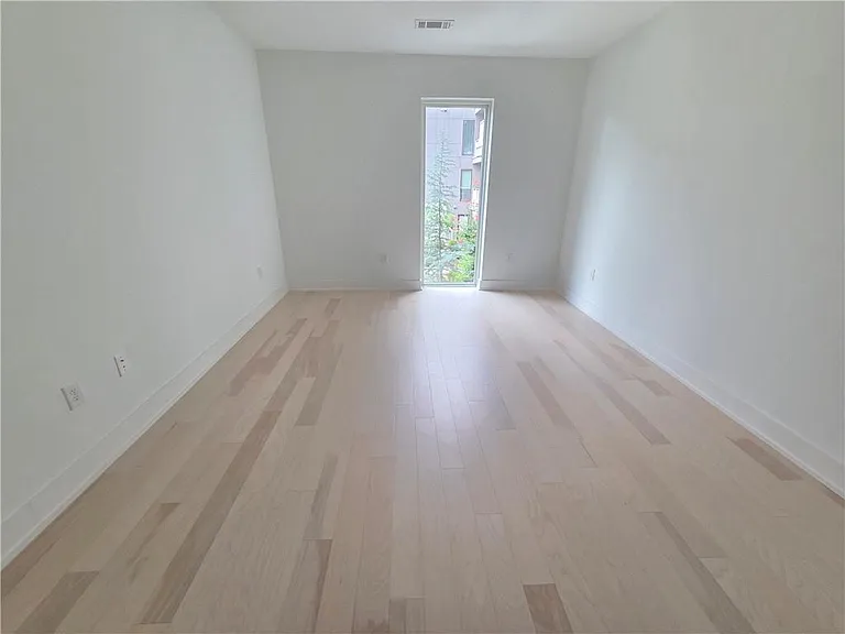 775 Juniper St #304 — Photo 10
