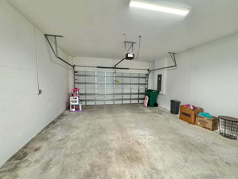 14122 SW Thorens Dr — Photo 26