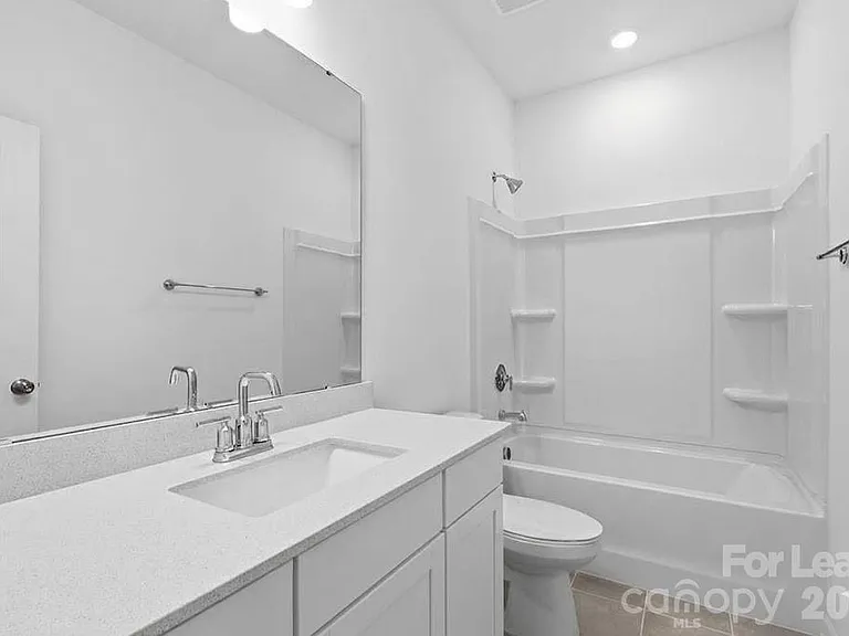 411 Silver Star Blvd — Photo 12