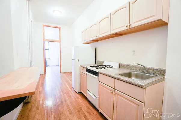 Rented by City Connections Realty | media 18