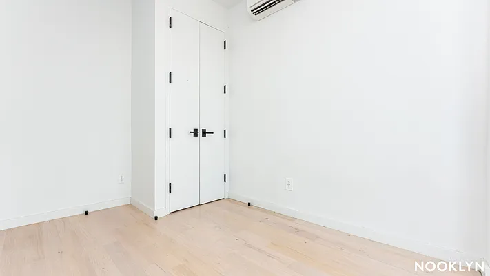 Rented by Ladore Management | media 7