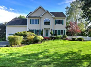 15 Augusta Dr, Milford, CT 06461