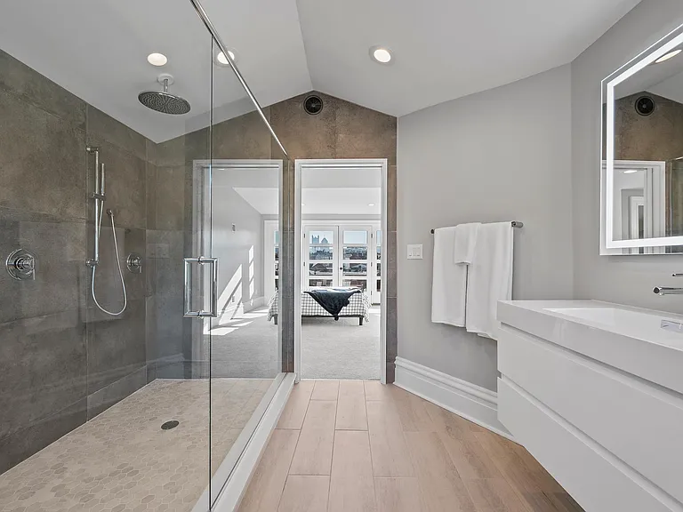 1027 Vinial St — Photo 37