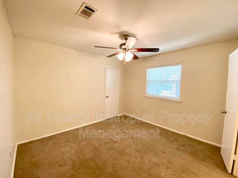 801 Irwin Dr #B — Photo 6