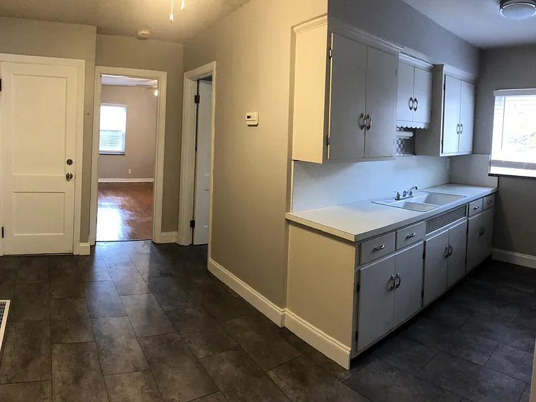 1151 Oakdale Ave — Photo 3