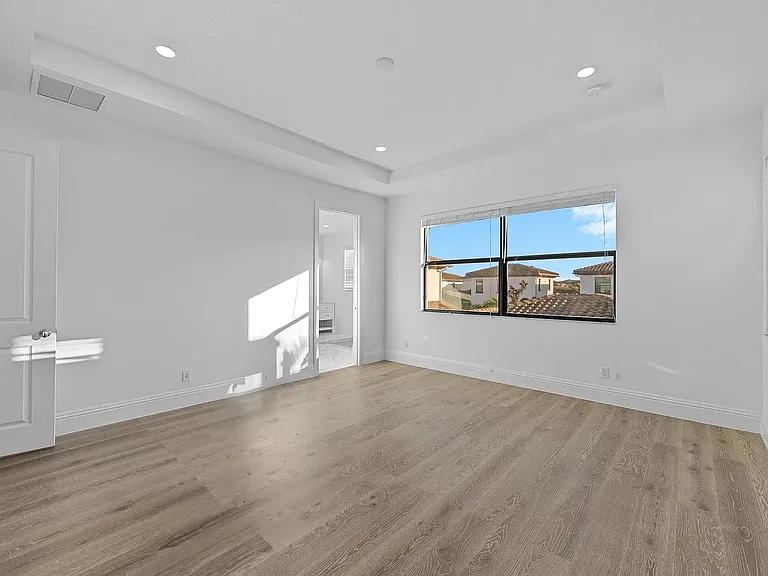 6020 Curie Pl — Photo 21