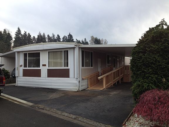 Covered Carport w/ new ramp