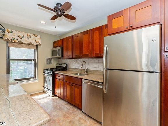 5th image of 55 Sandra Cir #A2