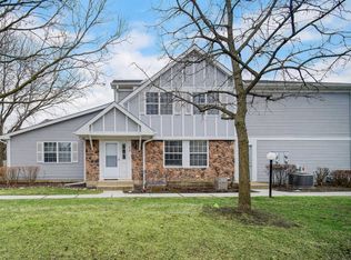 15 Tanwood Ln, Vernon Hills, IL 60061