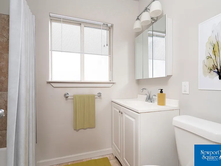 Newport Square Apartments — Photo 19