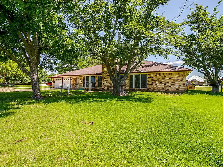 1804 Impala Dr — Photo 19