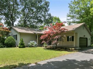 7 Shore Grove Rd, Clinton, CT 06413