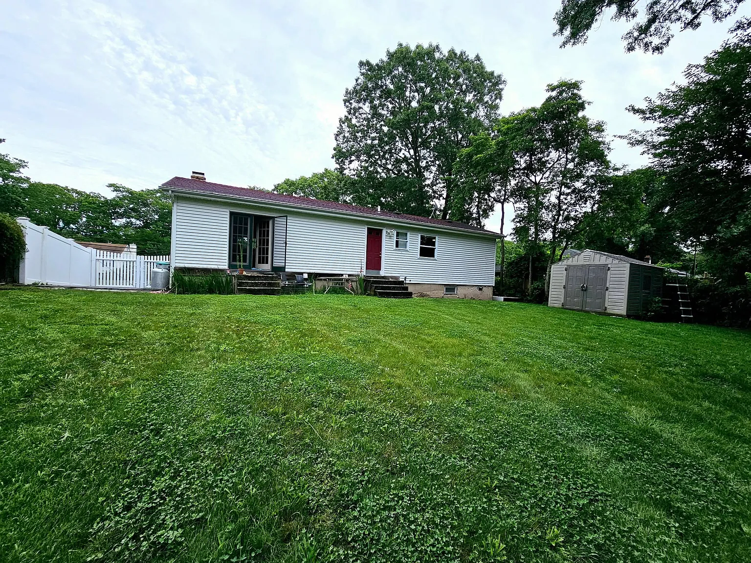 3 bed, 1.5 bath, $3,500 — Photo 3
