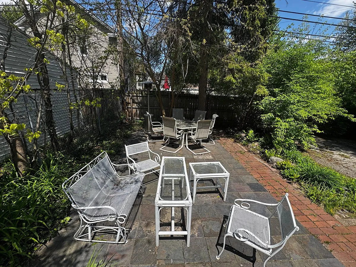 Building Photo - 1007 Gardenia Ave