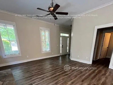 3124 Cunningham Ln — Photo 2