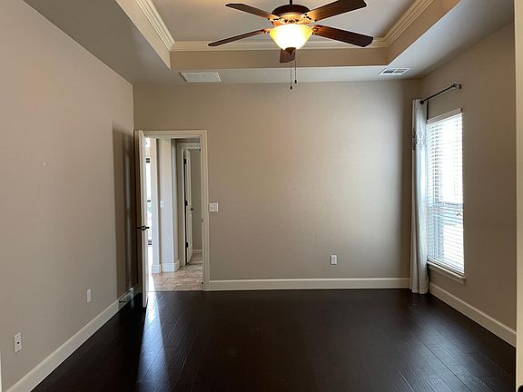5th image of 608 Dayton Cir