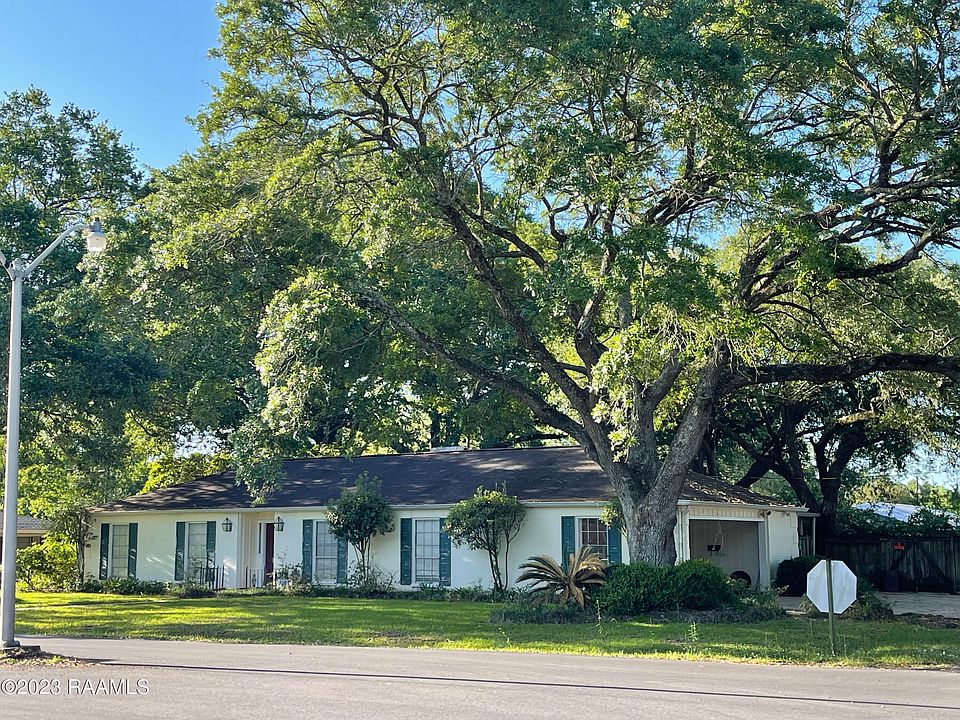 402 Demoncherveaux Blvd, Ville Platte, LA 70586 | Zillow