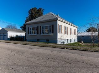 30 Buttonwood Rd, Dartmouth, MA 02748