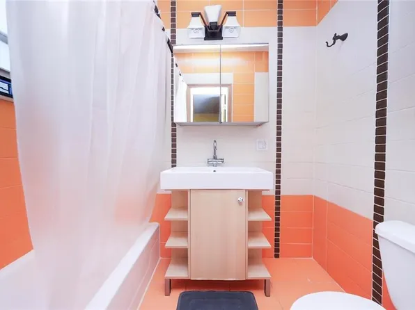 127 Bay 23rd Street image 12 of 31