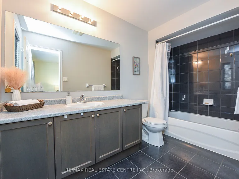 682 Megson Ter — Photo 20